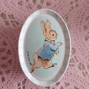 Beatrix Potter Peter Rabbit Oval Tin